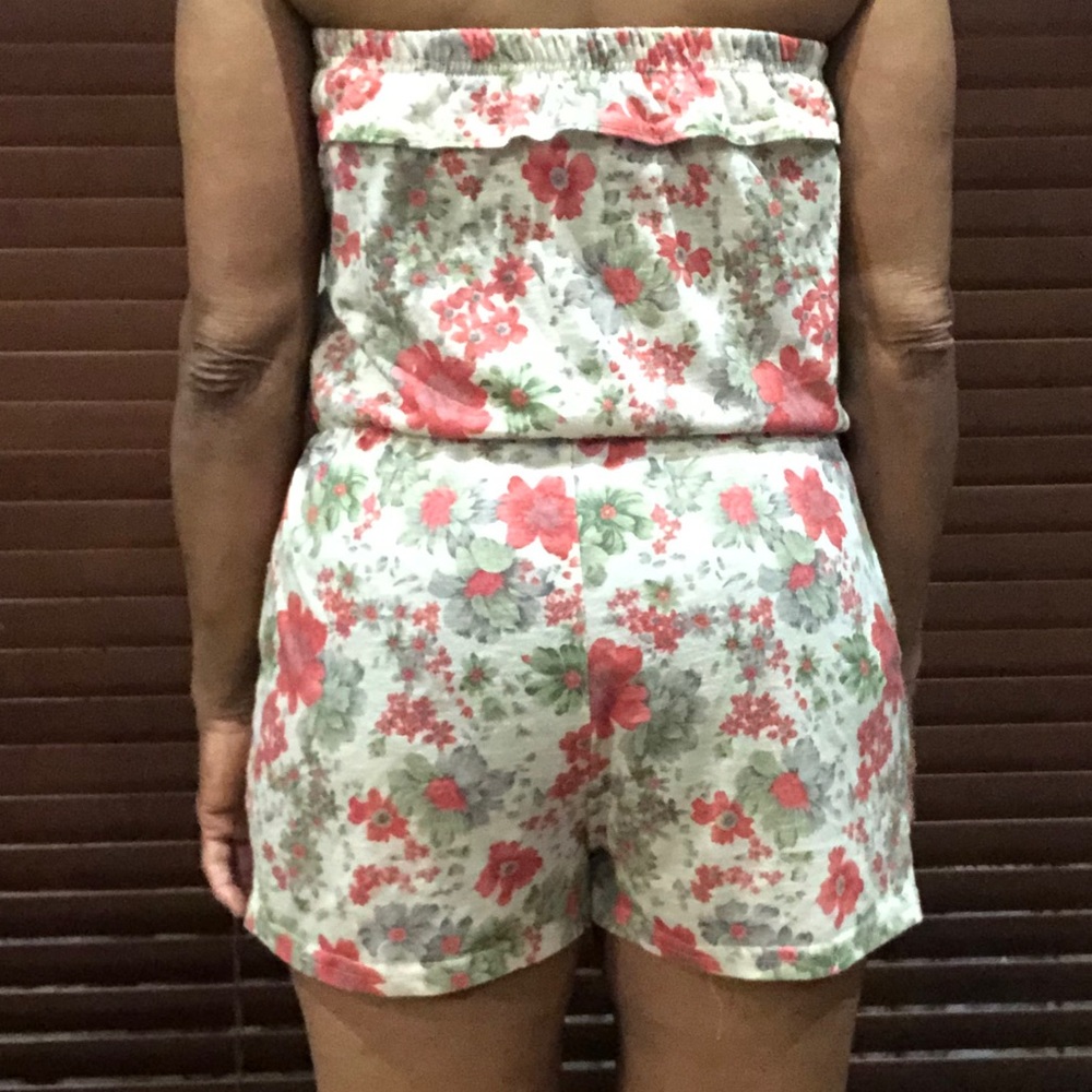 Short romper - Picture 3 of 3
